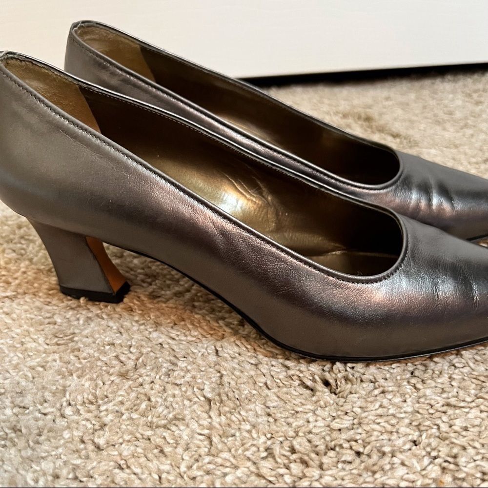 Yves St Laurent Pointed Toe Heel, Made in Italy Size 8.Great pre-loved condition - Picture 5 of 8